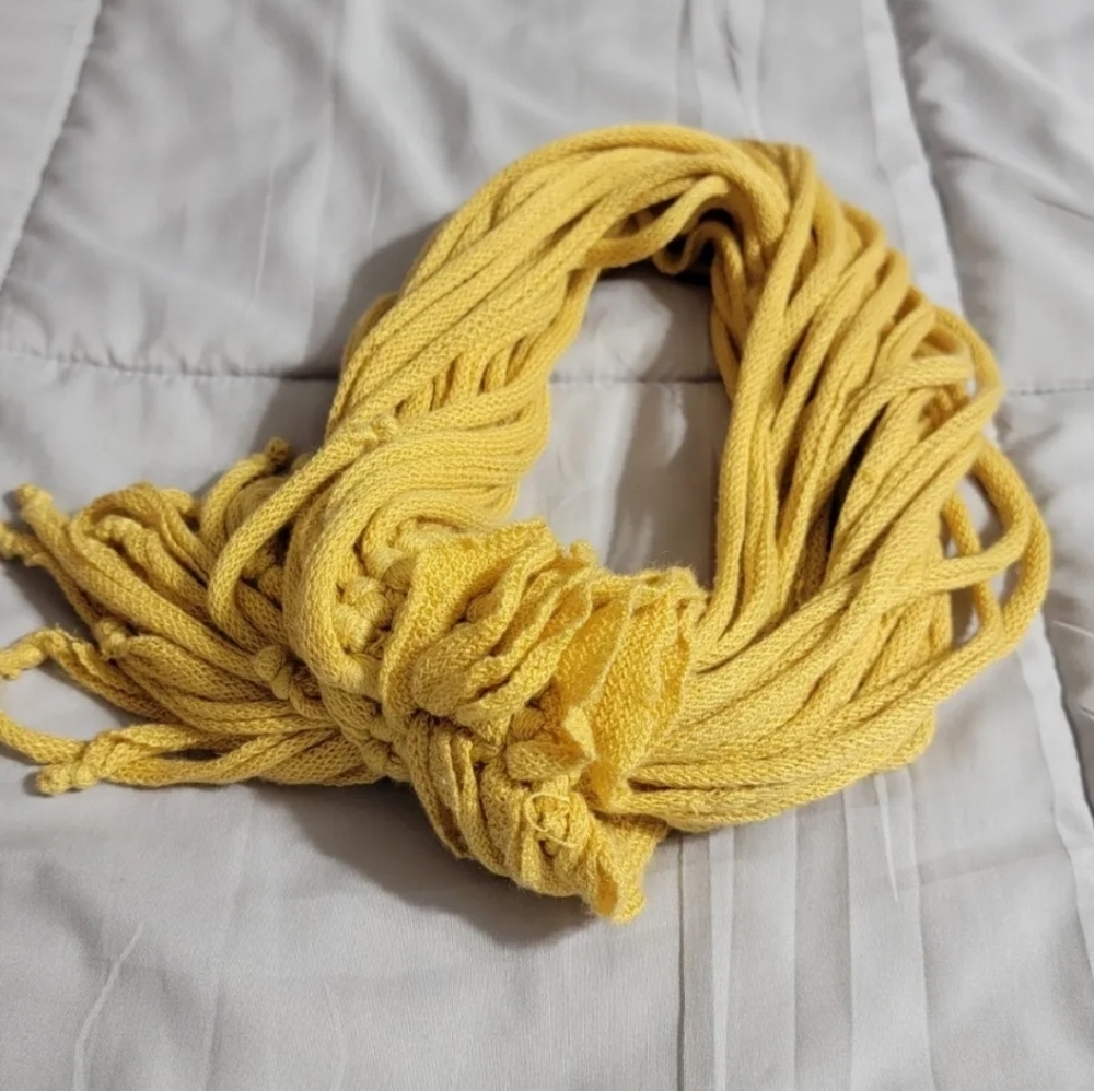 Pull Through Scarf Yellow Light unique